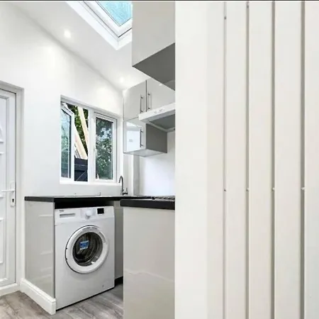 Studio Apartment/Flat